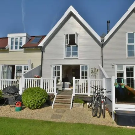 Lakehouse, 36 Isis Lake Cirencester Exterior photo