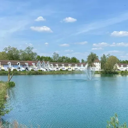 Lakehouse, 36 Isis Lake Cirencester Exterior photo