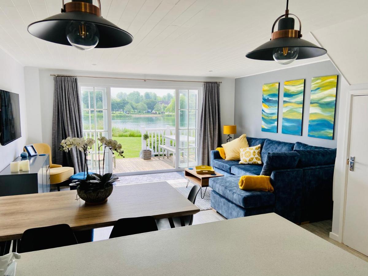 Lakehouse, 36 Isis Holiday home *