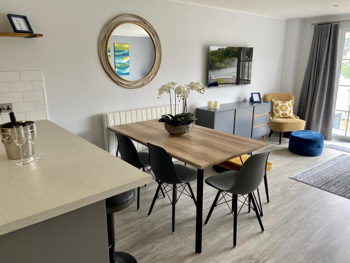 Lakehouse, 36 Isis Holiday home Cirencester