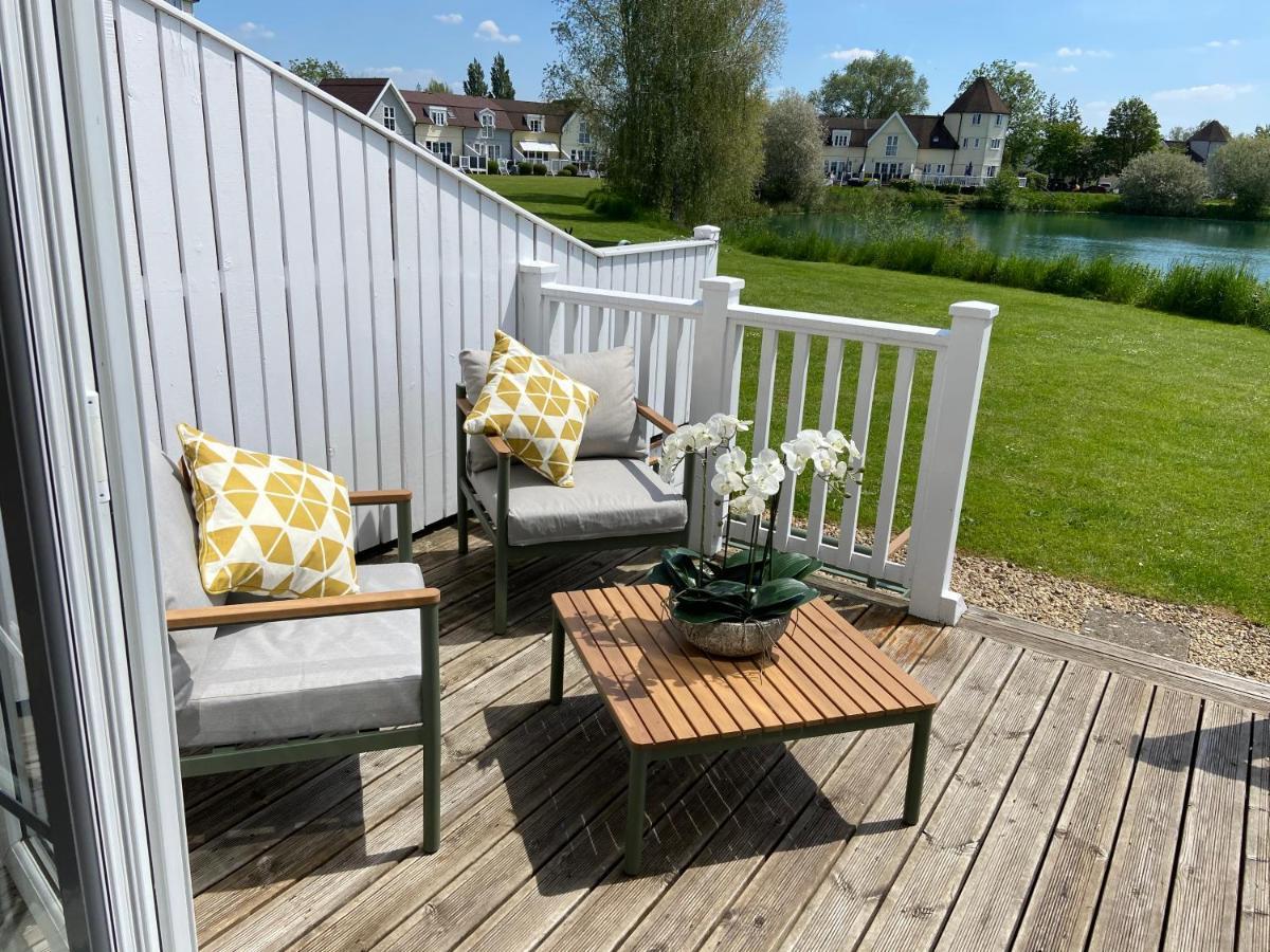 Lakehouse, 36 Isis * Cirencester